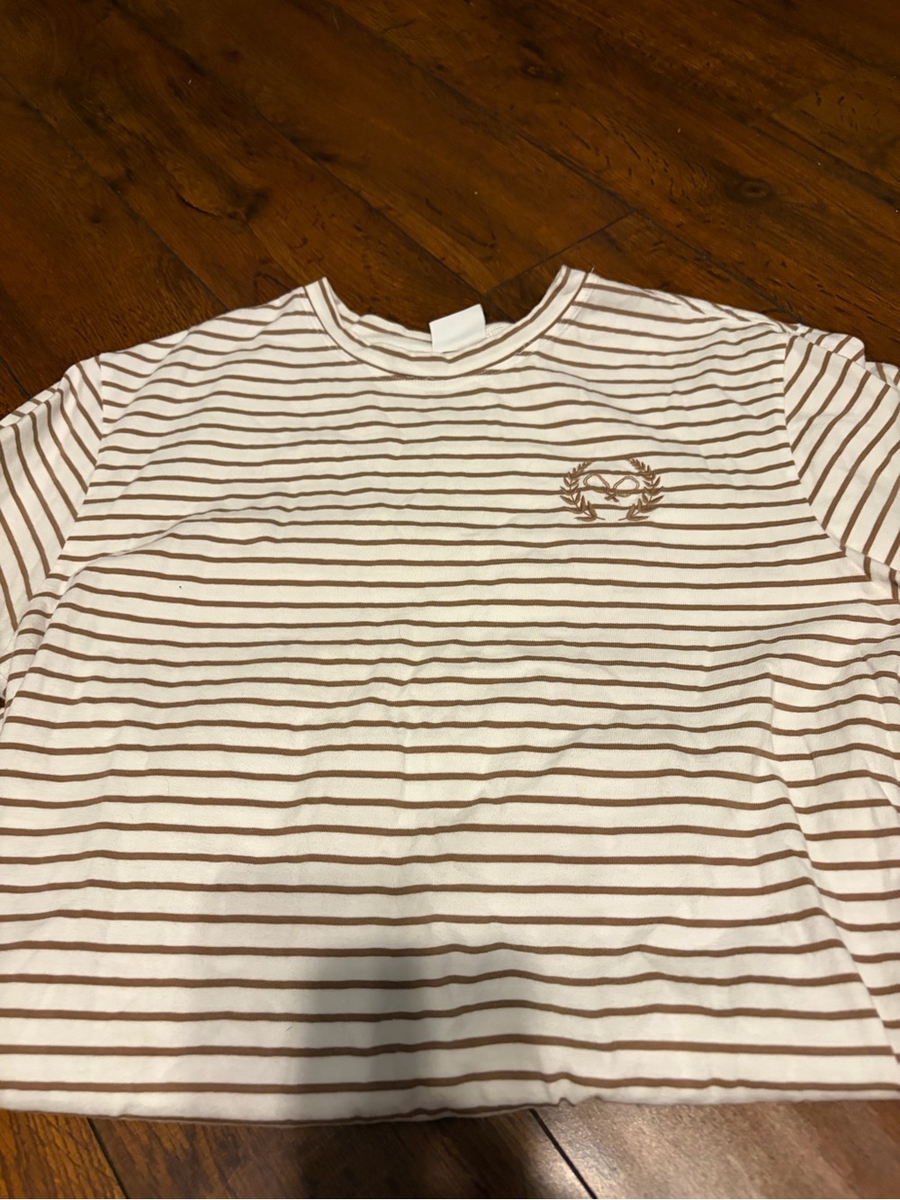 Zella White and Brown Striped Crew Tee with embroidered tennis Chest Emblem- med